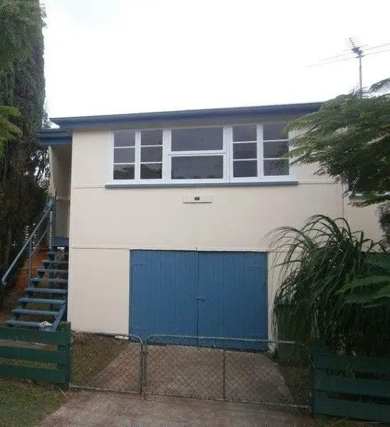 1/10 Eversleigh Road, Scarborough QLD 4020