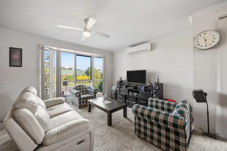 Sixth view of Homely house listing, 8 Cooma Court, Berwick VIC 3806