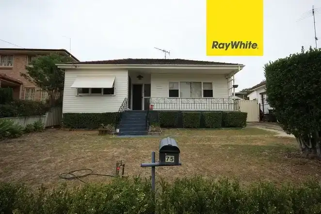 75 Bradbury Avenue, Campbelltown NSW 2560