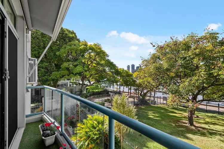 11/10 Goodwin Street, Kangaroo Point QLD 4169