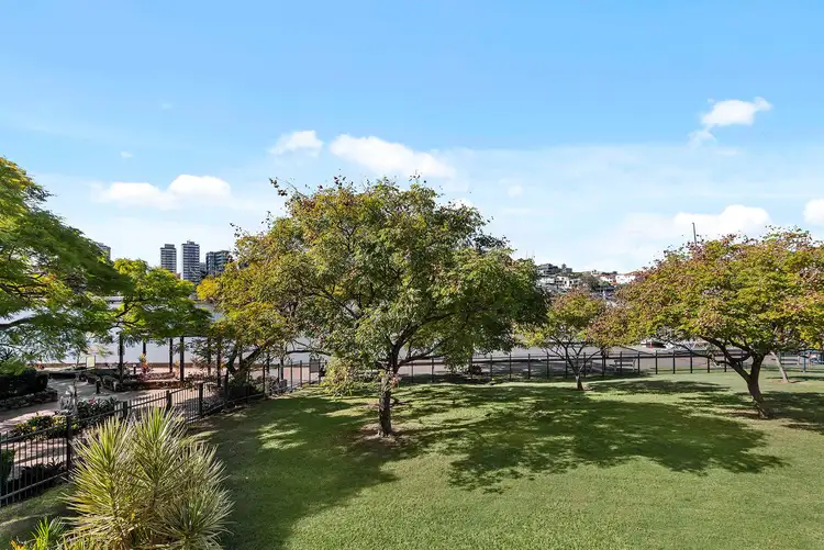 11/10 Goodwin Street, Kangaroo Point QLD 4169