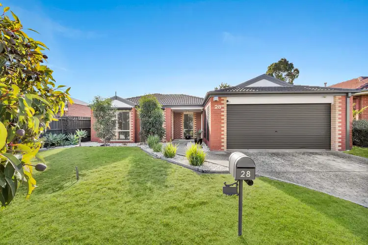 28 Clifton Park Drive, Carrum Downs VIC 3201