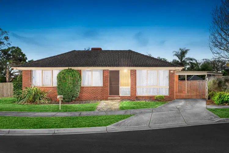 6 Greenway Drive, Mill Park VIC 3082