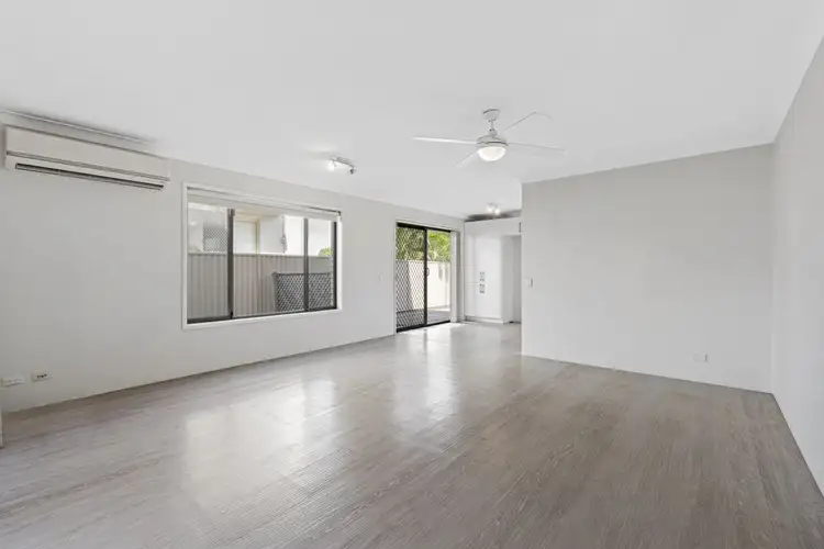 Second view of Homely unit listing, 2/38 Ocean Street, Mermaid Beach QLD 4218