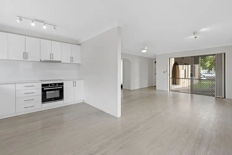 Fifth view of Homely unit listing, 2/38 Ocean Street, Mermaid Beach QLD 4218