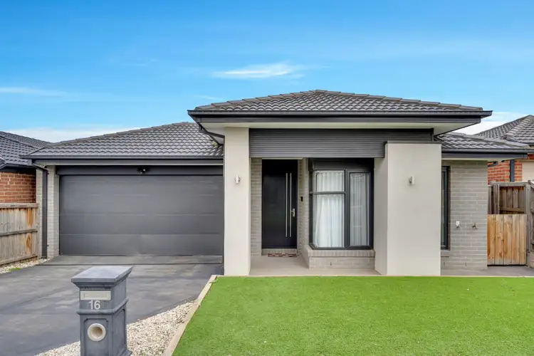 16 Lucknow Drive, Beveridge VIC 3753