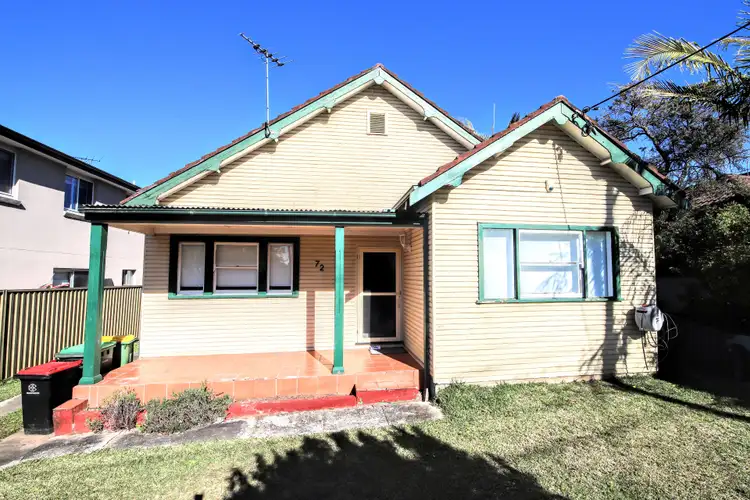 72 Old Kent Road, Mount Lewis NSW 2190