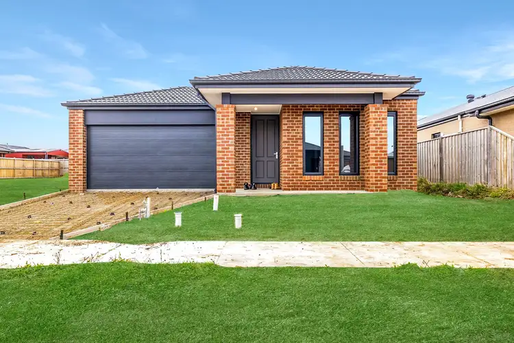 32 Steamboat Avenue, Winter Valley VIC 3358