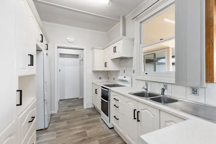 Sixth view of Homely house listing, 2 Hill Crescent, Kadina SA 5554