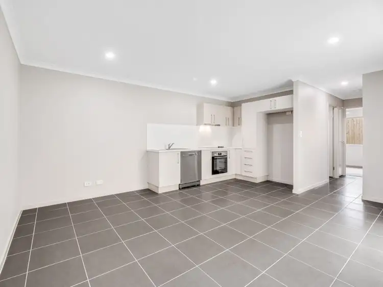 2/39 Norton Drive, Shailer Park QLD 4128