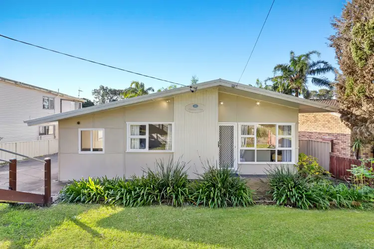 15 Scenic Drive, Budgewoi NSW 2262