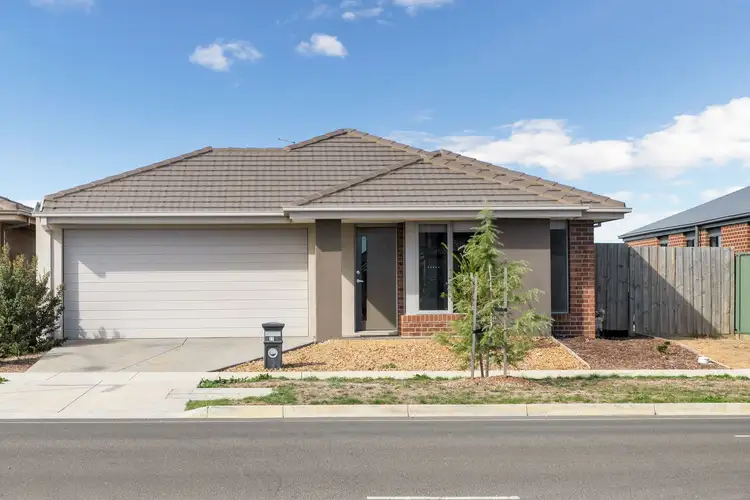 77 Presentation Boulevard, Winter Valley VIC 3358