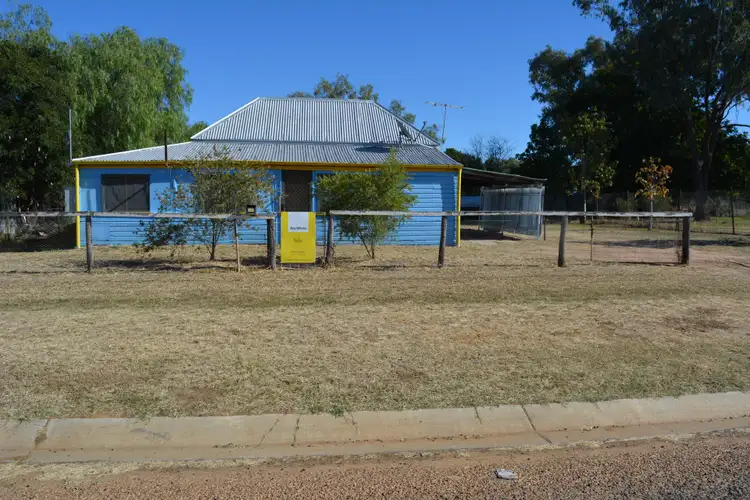 32 Hawthorn Street, Blackall QLD 4472