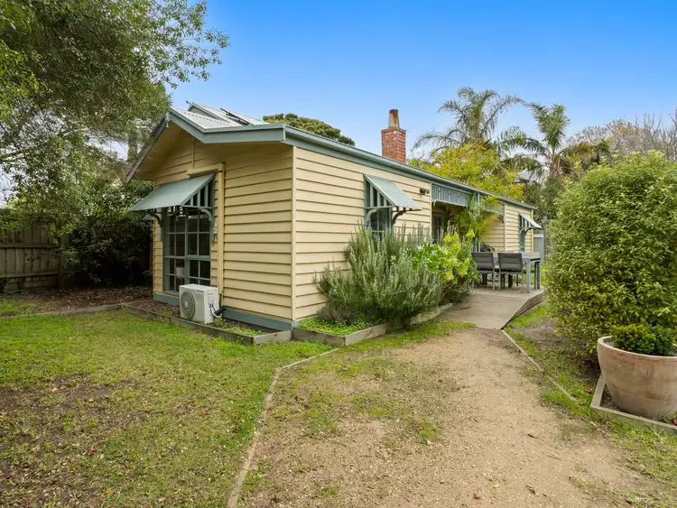 1A Maysbury Avenue, Rosebud VIC 3939