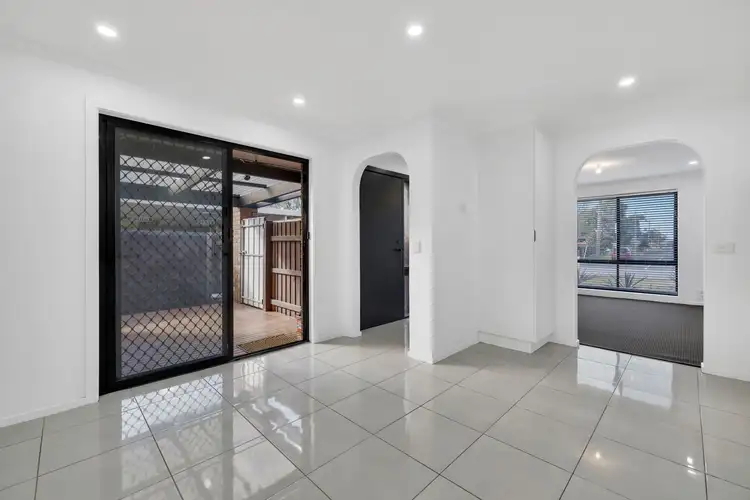 Second view of Homely house listing, 2/27 Bartlett Crescent, Hoppers Crossing VIC 3029