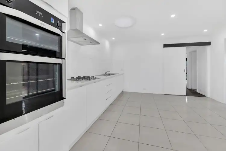 Fourth view of Homely house listing, 2/27 Bartlett Crescent, Hoppers Crossing VIC 3029