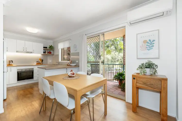 2/49 Wilton Terrace, Yeronga QLD 4104
