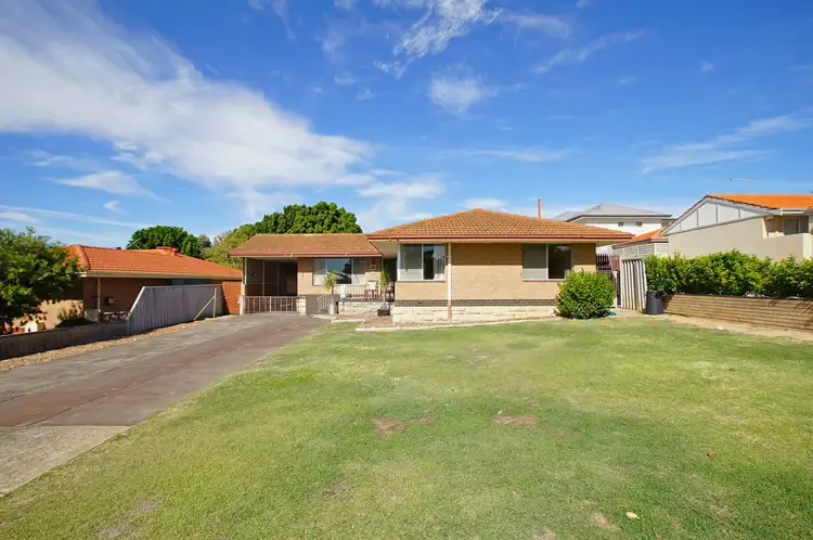 29 Davies Crescent, Kardinya WA 6163
