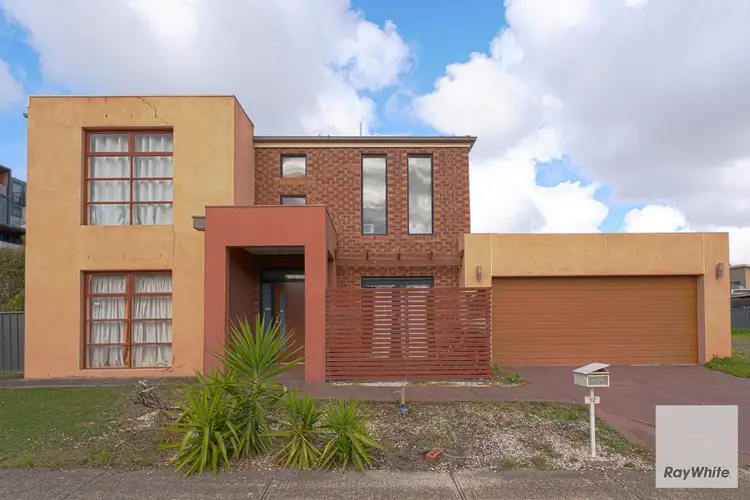12 Bill Carn Avenue, Cairnlea VIC 3023
