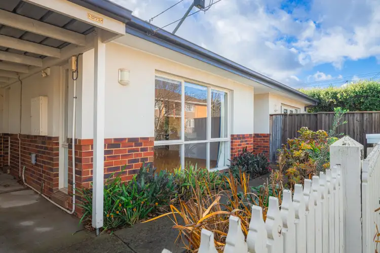 35 Buckingham Avenue