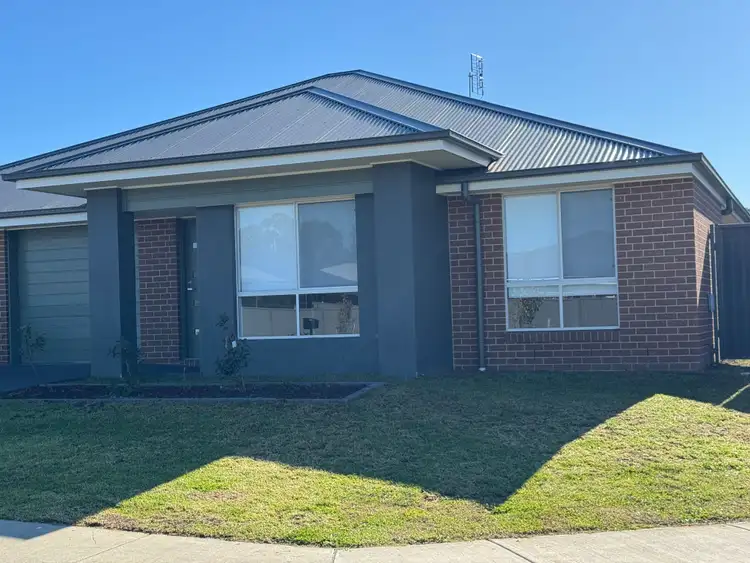 1/2 Melaleuca Way, Cessnock NSW 2325