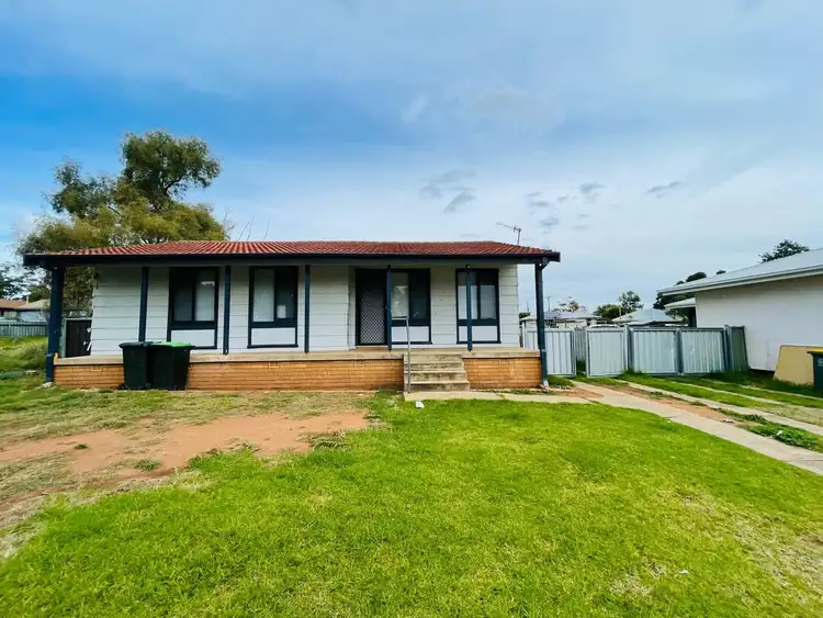 12 Hall Street, Condobolin NSW 2877