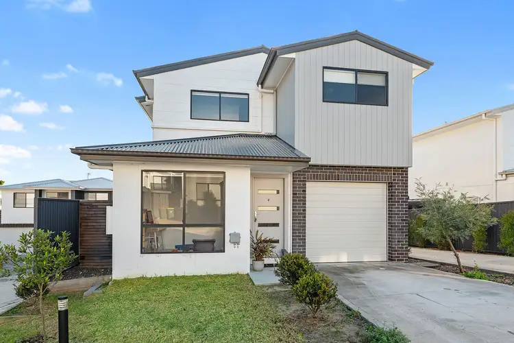 Main view of Homely townhouse listing, 2/10 Sneddon Court, Boolaroo NSW 2284
