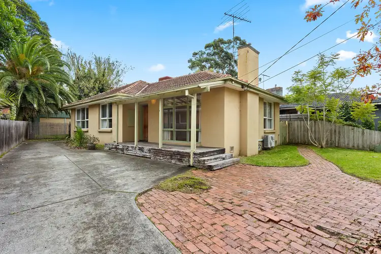 18 Stradbroke Avenue, Frankston South VIC 3199
