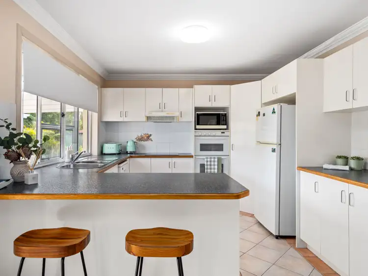 Sixth view of Homely house listing, 2 Abelia Close, Calamvale QLD 4116