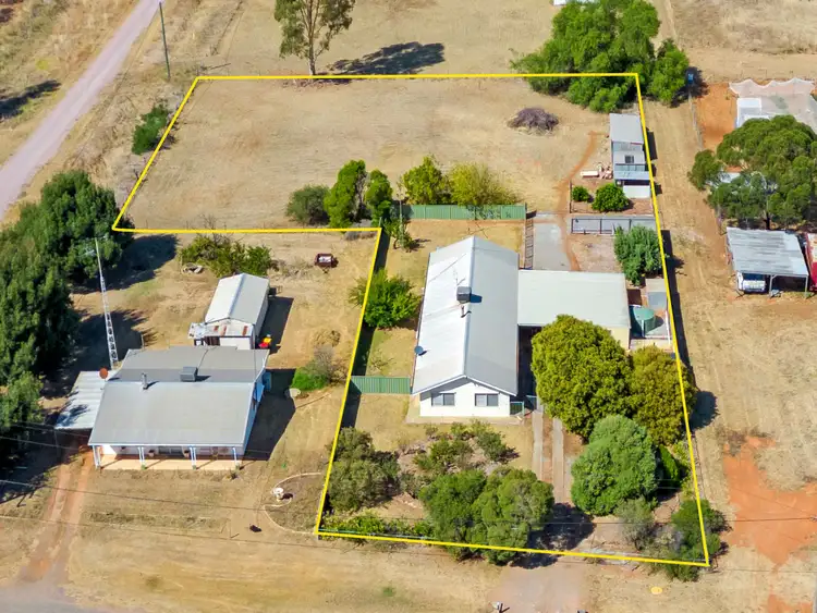 33 Narrandera Street, Grong Grong NSW 2652