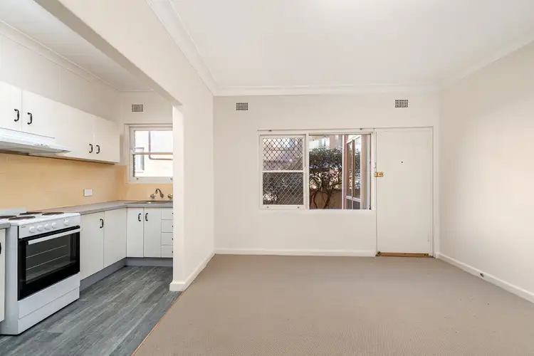 Fifth view of Homely apartment listing, 2/48 Seaview Street, Cronulla NSW 2230