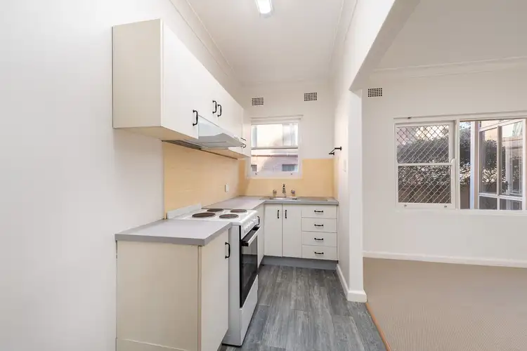 Sixth view of Homely apartment listing, 2/48 Seaview Street, Cronulla NSW 2230