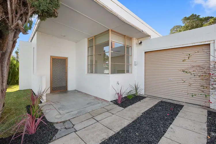 16 The Strand, Largs North SA 5016
