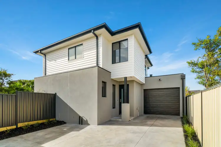 2/20 Peyton Drive, Mill Park VIC 3082