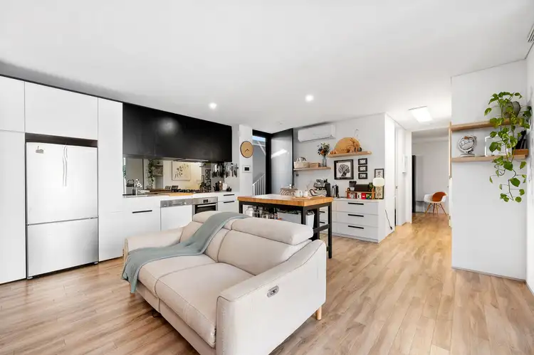 16/402 Carrington Street, Hamilton Hill WA 6163