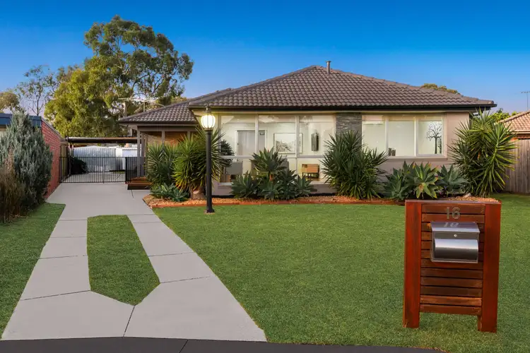 16 Monaro Crescent, Narre Warren VIC 3805
