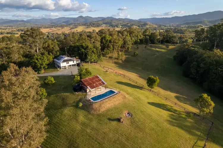 14 Charles Road, Mount Pleasant QLD 4521