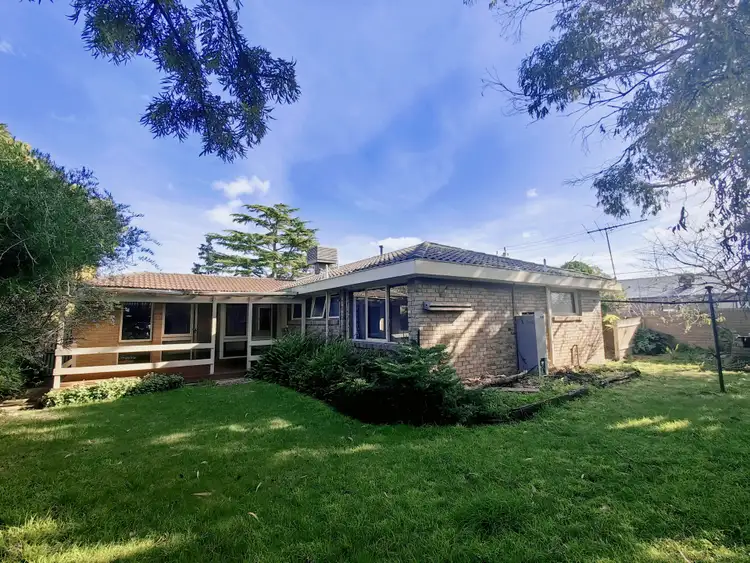 38 Cootamundra Drive, Wheelers Hill VIC 3150