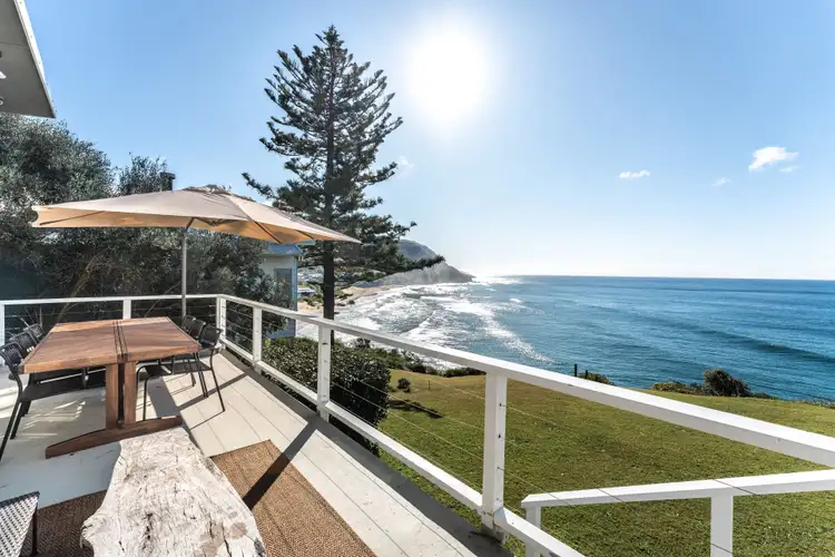 15 Kallaroo Avenue, Stanwell Park NSW 2508