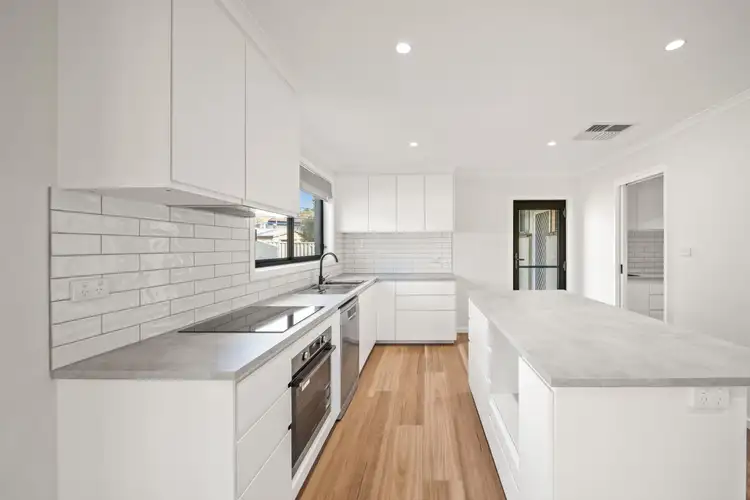 Sixth view of Homely house listing, 5 Carlton Place, Holt ACT 2615