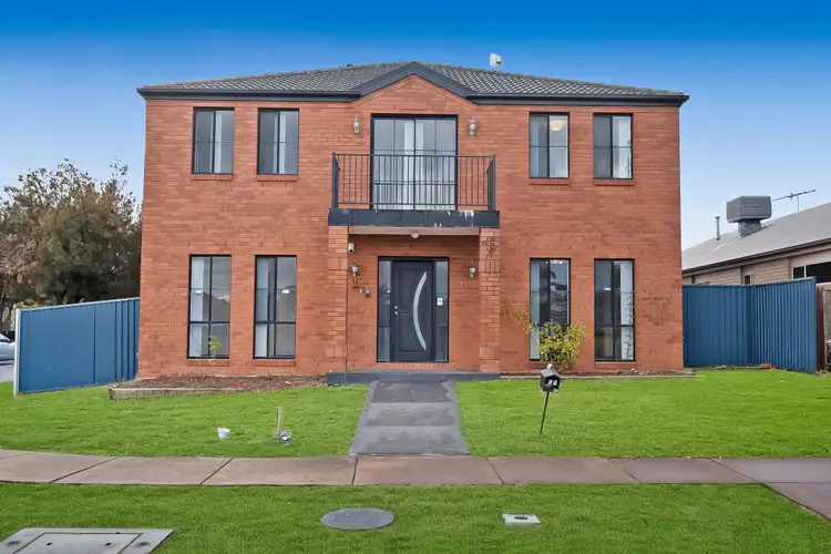 16 Laurina Link, Pakenham VIC 3810