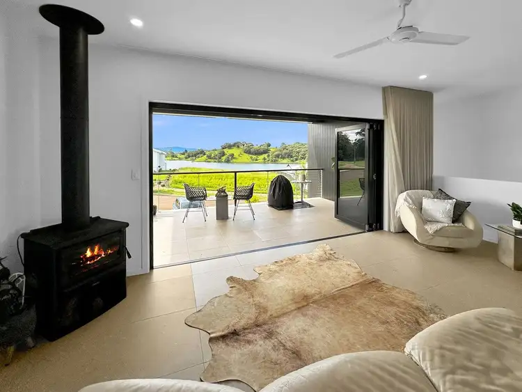 4 Waterfront Terrace, Yungaburra QLD 4884