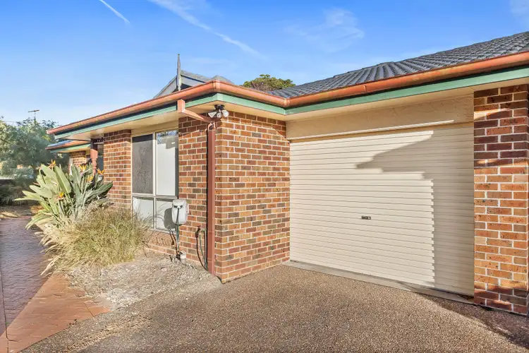 Main view of Homely villa listing, 5/29 Central Avenue, Oak Flats NSW 2529
