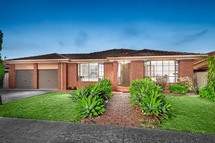 12 Stradella Close
