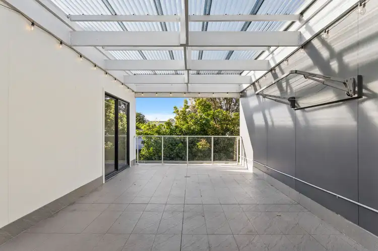 2/301 Princes Highway, Albion Park Rail NSW 2527