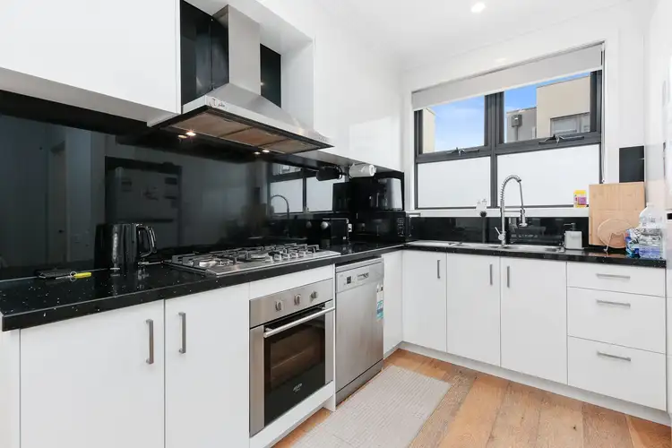 9/450 Doncaster Road, Doncaster VIC 3108