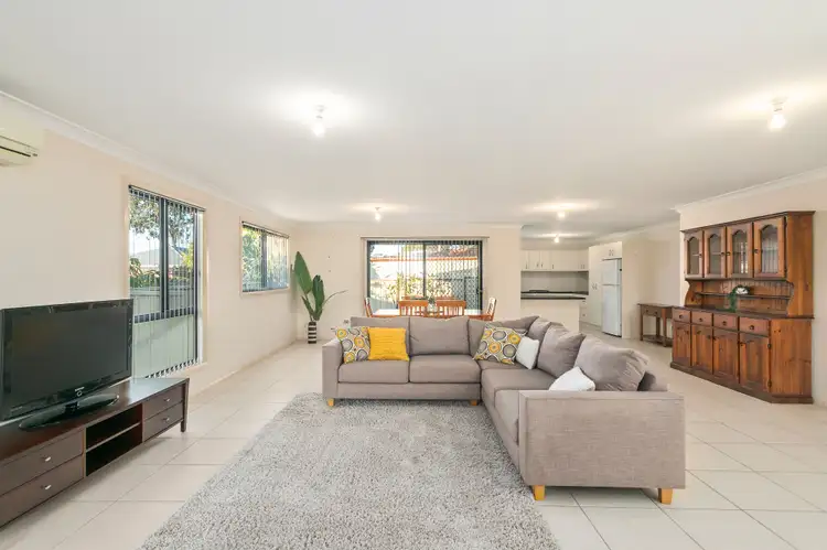 Second view of Homely villa listing, 2/36 Devonshire Crescent, Oak Flats NSW 2529