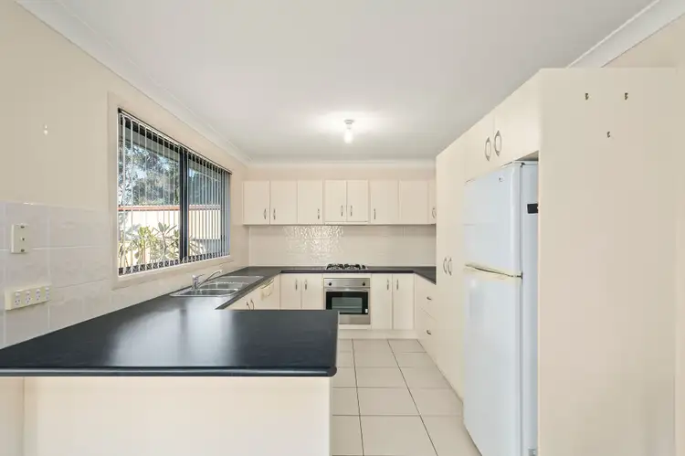 Third view of Homely villa listing, 2/36 Devonshire Crescent, Oak Flats NSW 2529