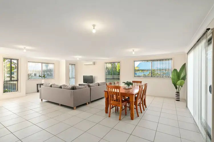 Fourth view of Homely villa listing, 2/36 Devonshire Crescent, Oak Flats NSW 2529