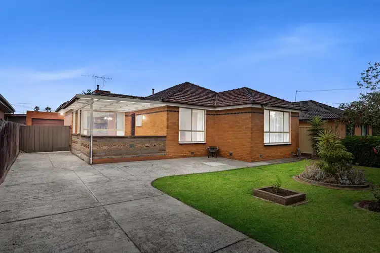 8 Mark Street, St Albans VIC 3021